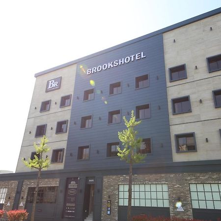 Brooks Hotel Tongyeong Buitenkant foto