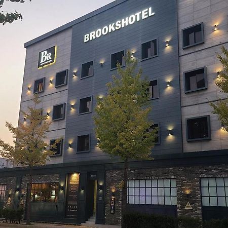 Brooks Hotel Tongyeong Buitenkant foto