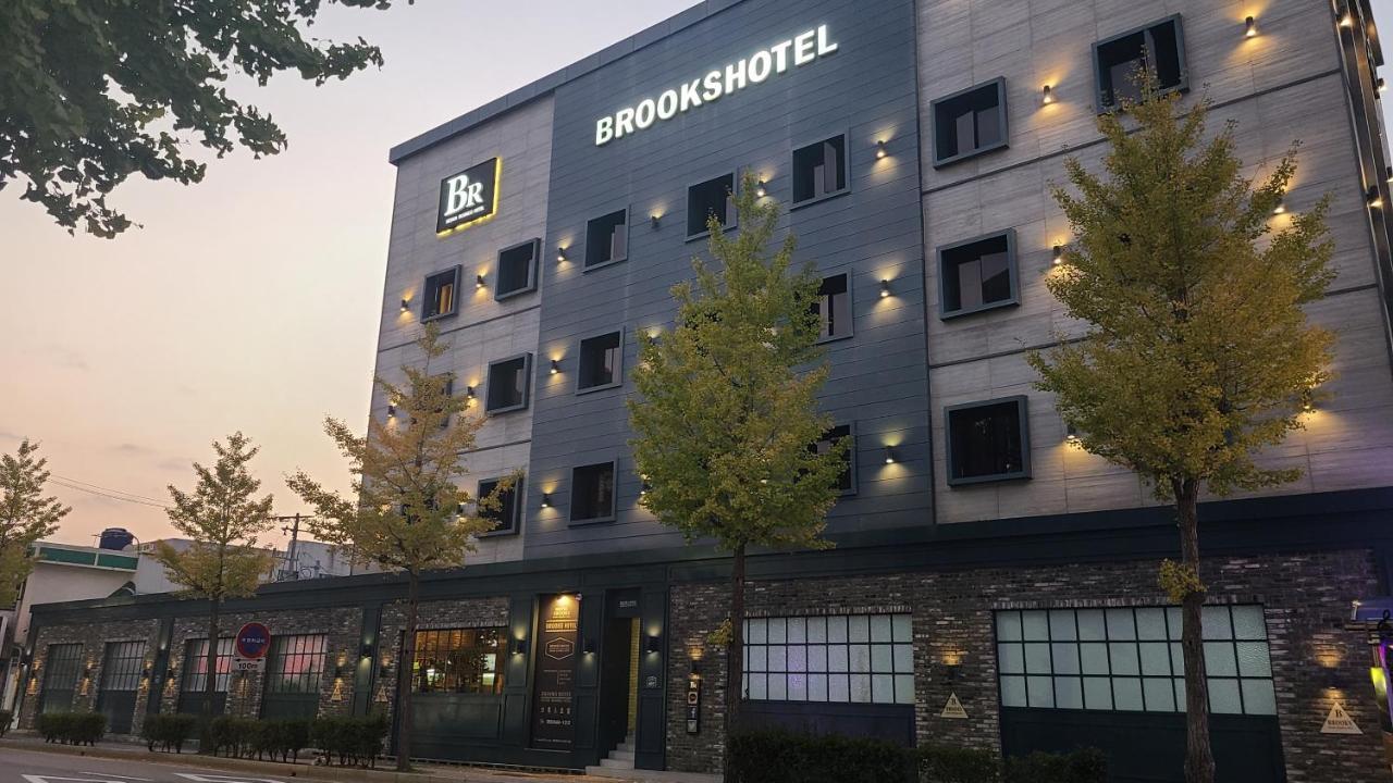 Brooks Hotel Tongyeong Buitenkant foto