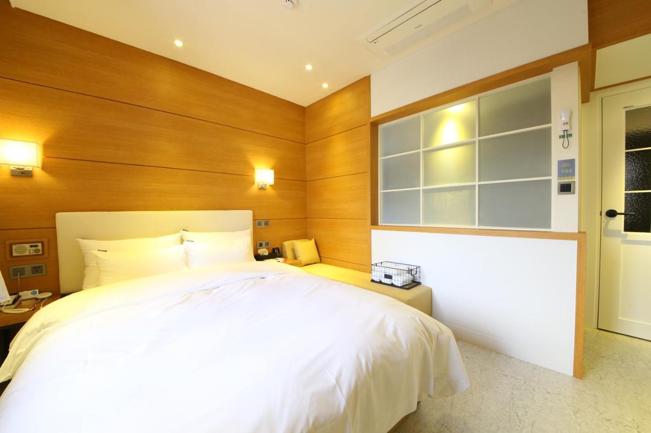 Brooks Hotel Tongyeong Buitenkant foto